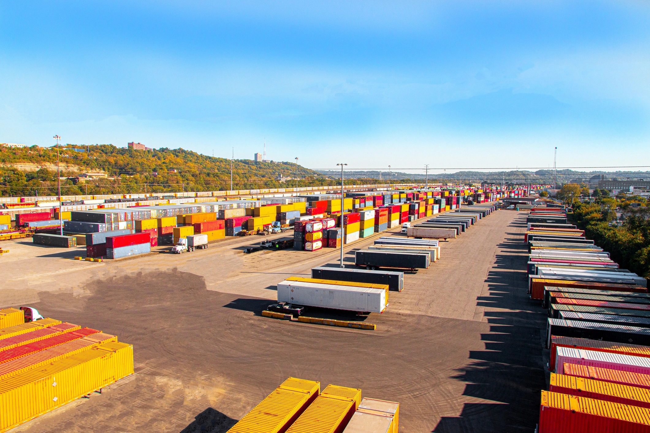 Commercial trailer and storage yard with trailers